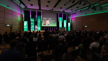 Reviekönig HY Summit Bühne von hinten - Hy.Summit.Rhein.Ruhr 2026 - Eventagentur REVIERKÖNIG