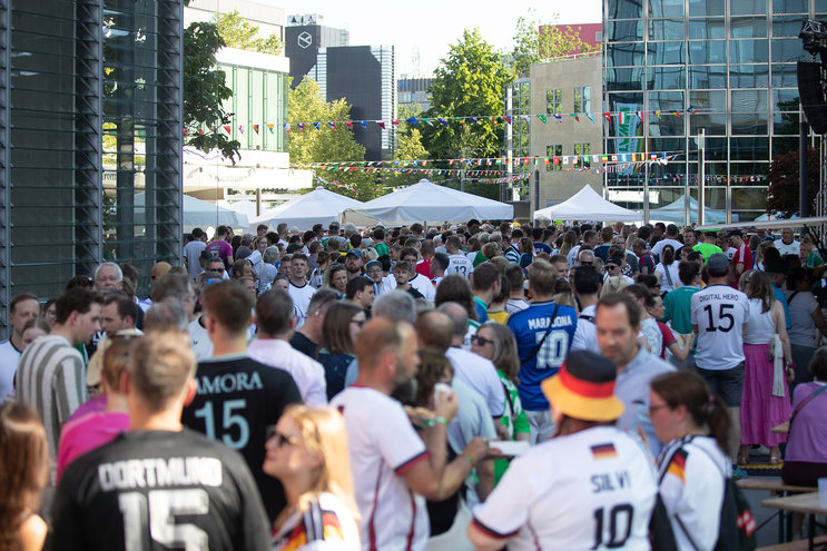 Revierkönig - LVM Betriebsfest - Feiernde Mitarbeitende - Eventagentur REVIERKÖNIG