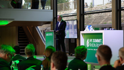 Reviekönig HY Summit Bühnensitutaion Schiff - Hy.Summit.Rhein.Ruhr 2026 - Eventagentur REVIERKÖNIG