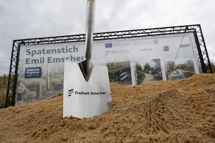 Spatenstich Emil Emscher Spaten mit Logo - Spatenstich - Eventagentur REVIERKÖNIG